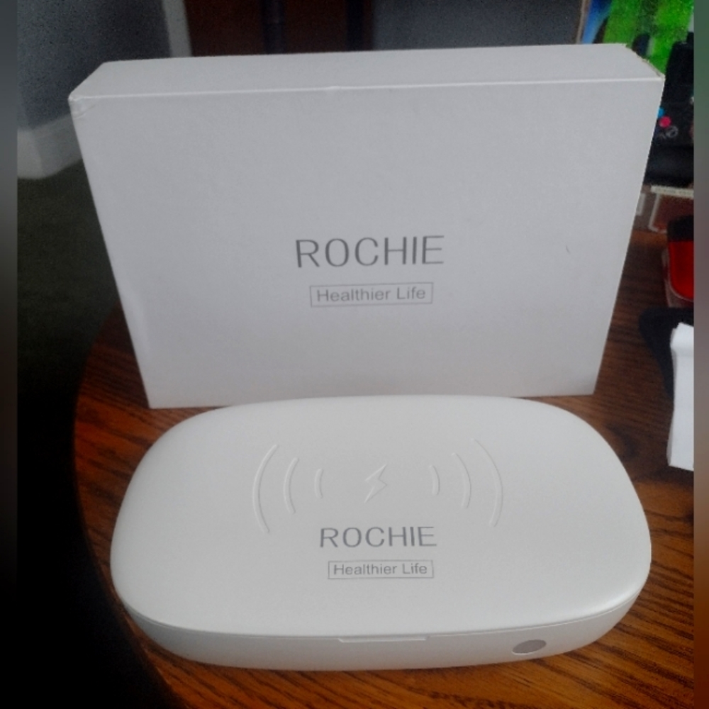 Wireless quick charging disinfection box